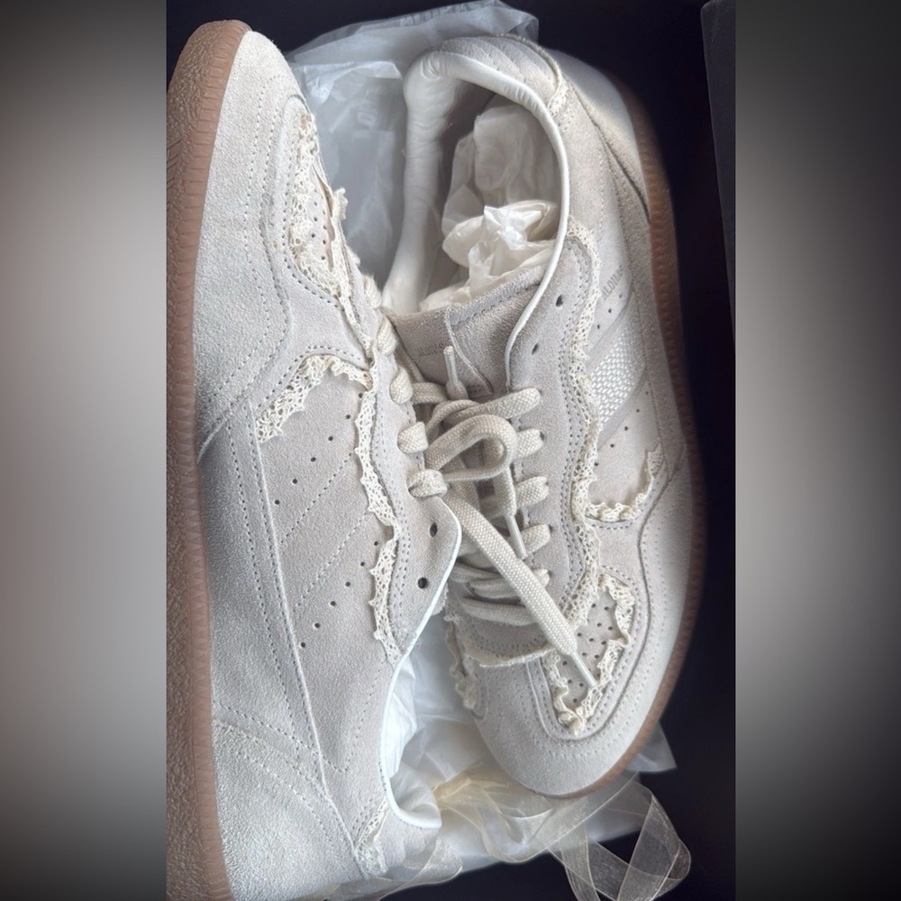 ALOHAS Crochet Cream Leather Sneakers NIB Size 12 -12.5 - Picture 4 of 5